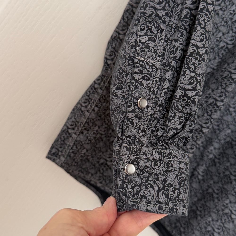 Cowboy Hardware Black Gray Paisley Western Snap Shirt Team Roper Sz Boys L 14/16 - Picture 5 of 10